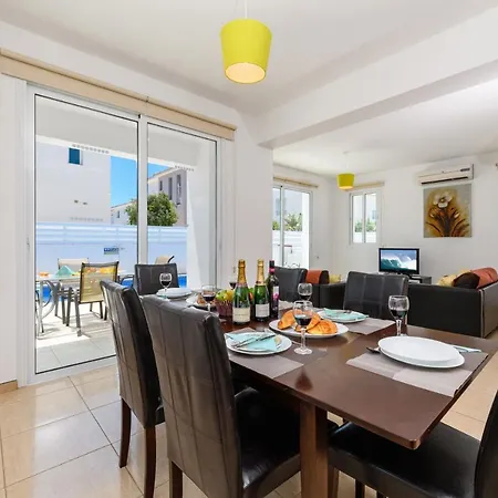 Avra Villas *
